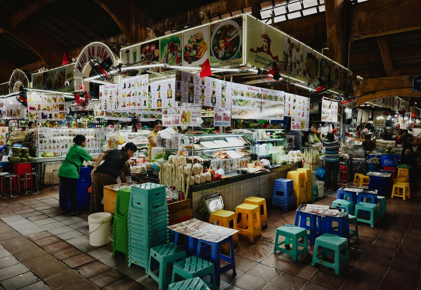 Bring food halls, markets and local merchants into one customer journey